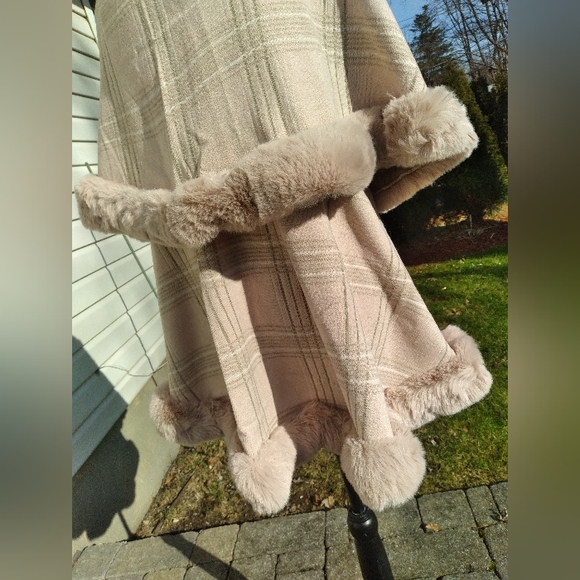 🌱🌾Spring Fling BEIGE PLAID Wrap Jacket w/faux fur accents 🌾🌱😲 - Picture 7 of 8